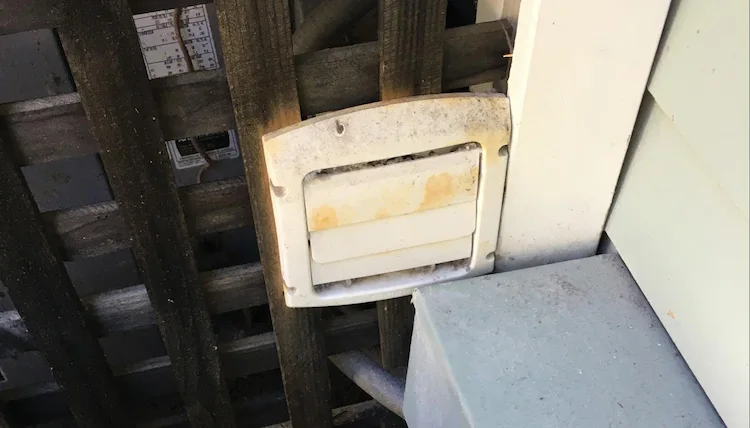 Hard plastic louver dryer vent